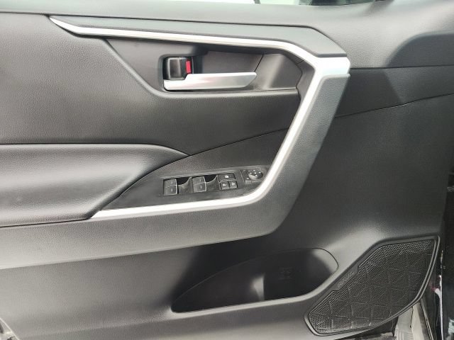 Used 2025 Toyota RAV4 XLE w/ Convenience Package FWD image 11