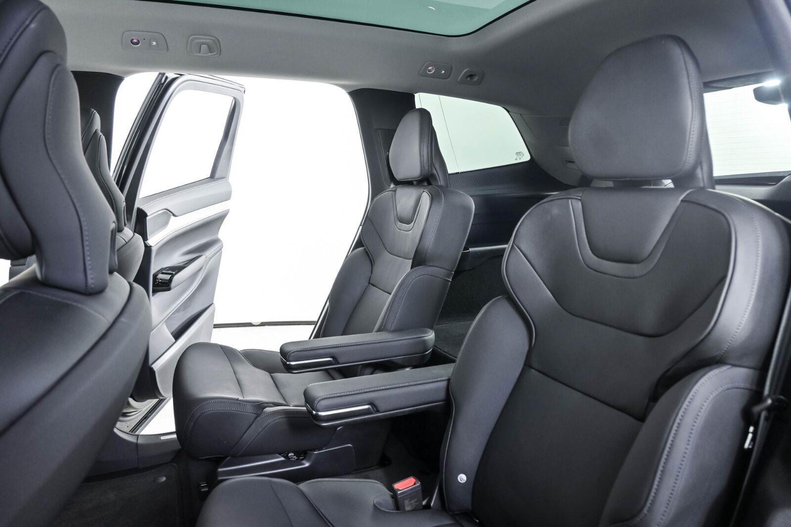 Used 2025 Volvo EX90 Ultra AWD/4WD image 20