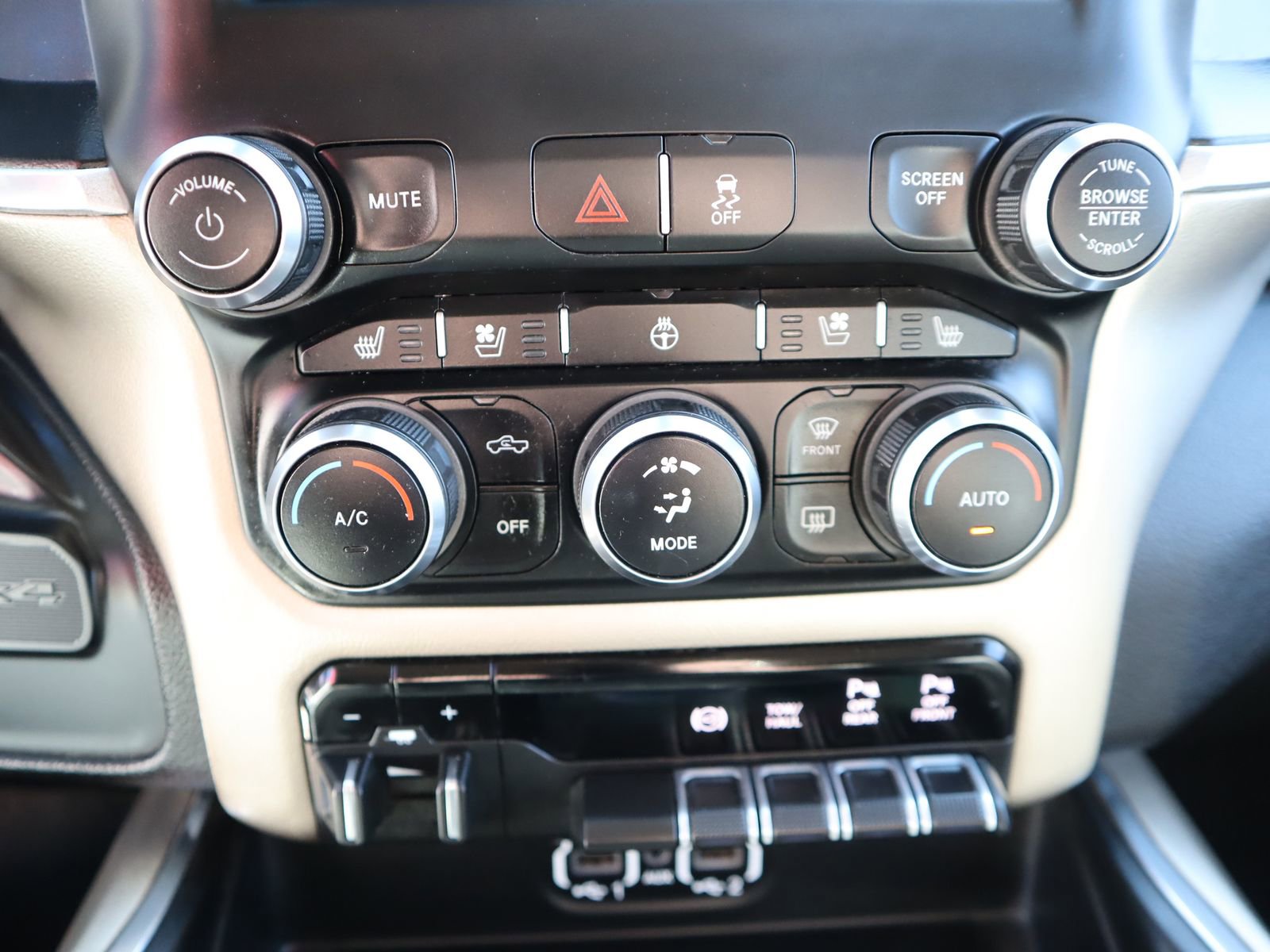 Used 2021 RAM 3500 Laramie image 44