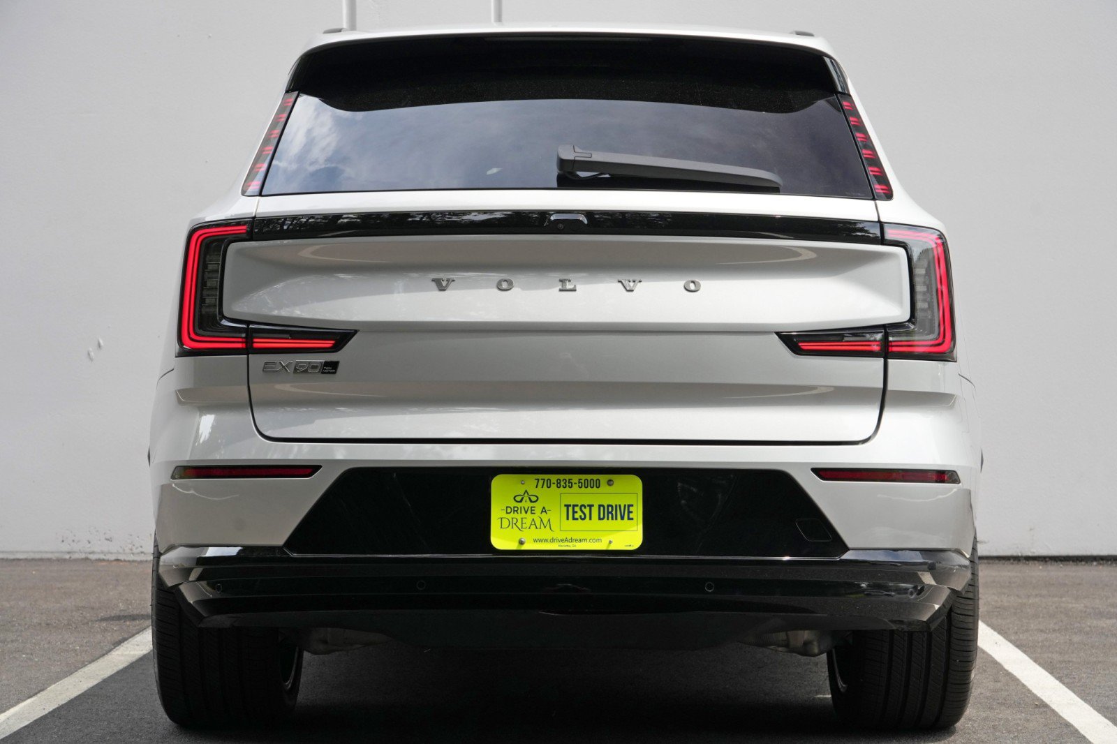 Used 2025 Volvo EX90 Ultra AWD/4WD image 11