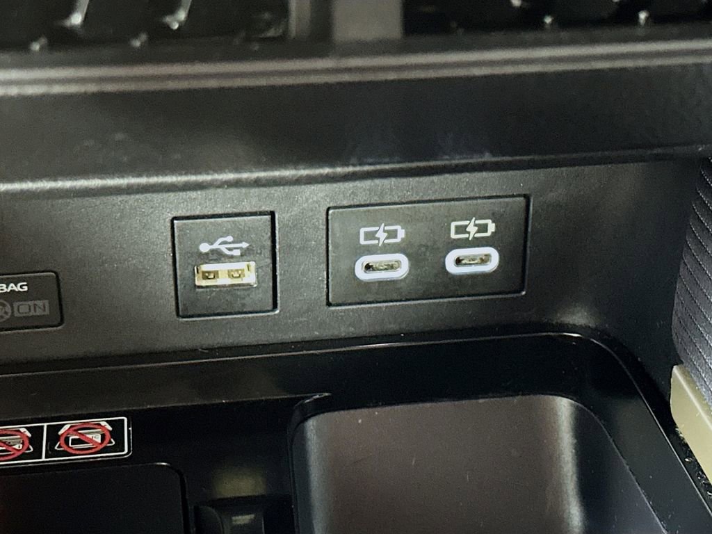 Used 2025 Toyota Camry SE FWD image 31