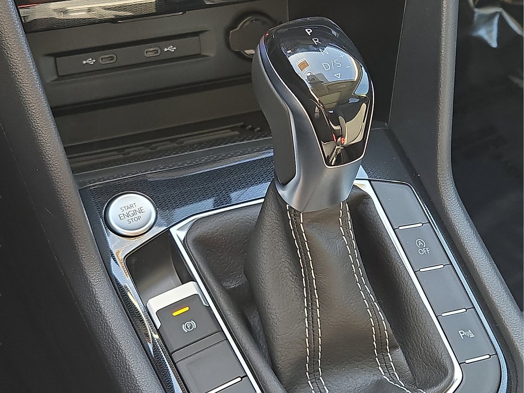 New 2026 Volkswagen Taos SE FWD image 23