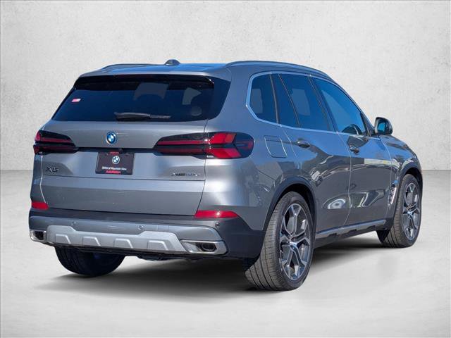 Used 2026 BMW X5 xDrive50e AWD/4WD image 2