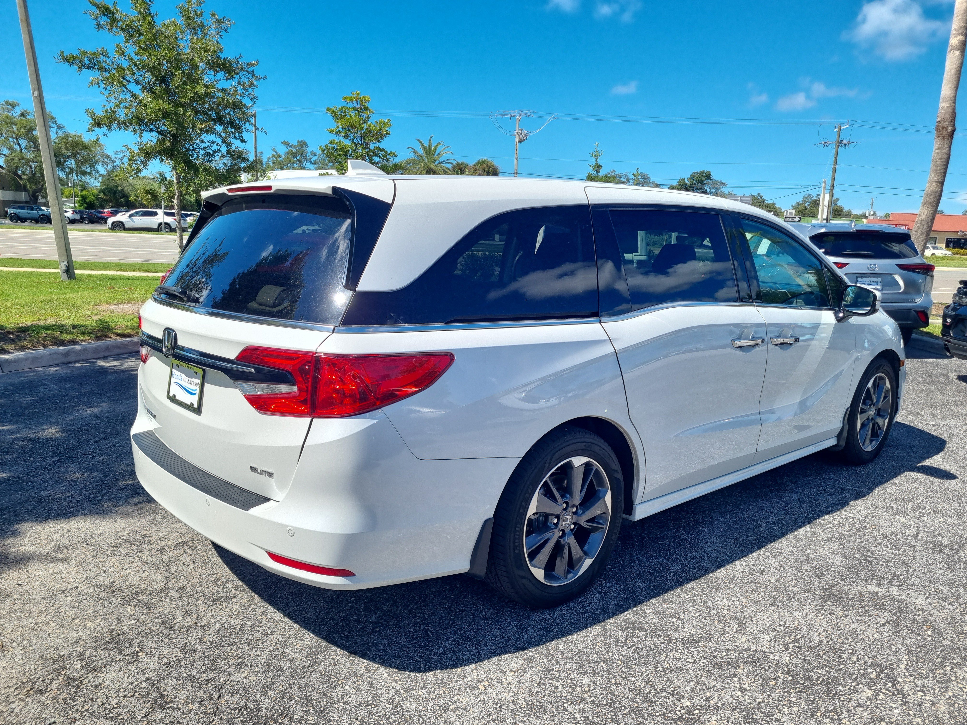 Used 2022 Honda Odyssey Elite image 7