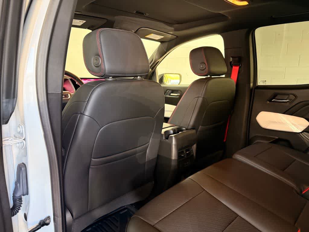 Used 2025 GMC Canyon AT4 w/ AT4X AEV Edition AWD/4WD image 11