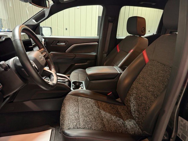 Used 2024 Chevrolet Colorado Z71 w/ Z71 Convenience Package 2 AWD/4WD image 15