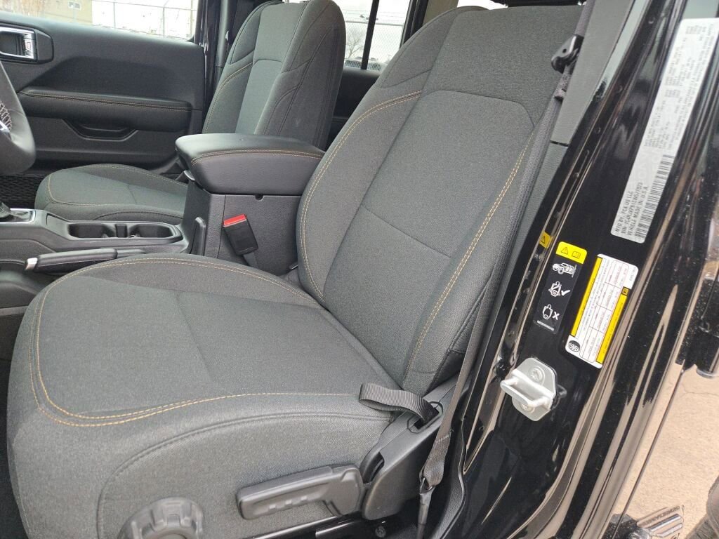 Used 2025 Jeep Wrangler Sahara 4xe w/ Safety Group image 20