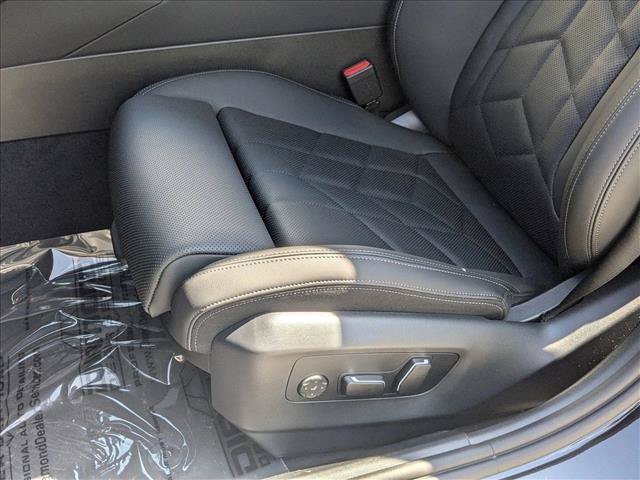 Certified 2025 BMW i5 xDrive40 w/ Premium Package AWD/4WD image 4