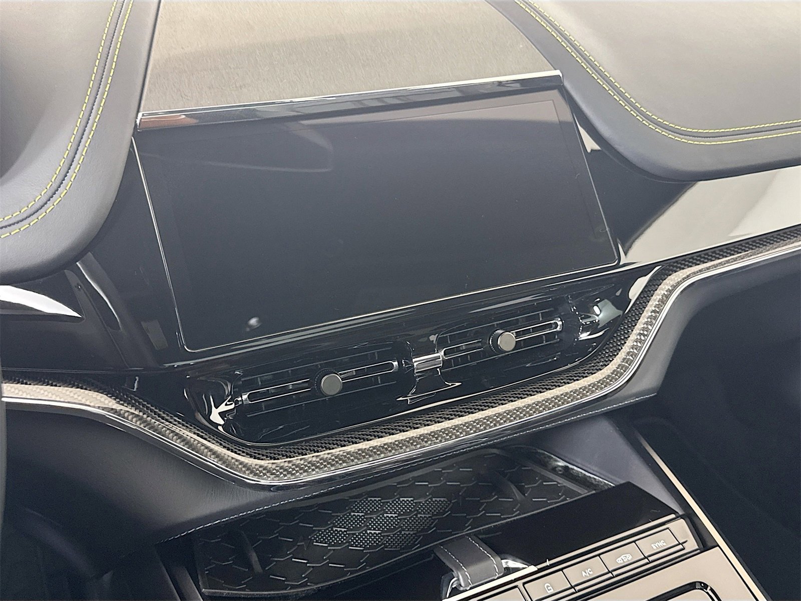 Used 2025 Aston Martin DBX 707 image 14