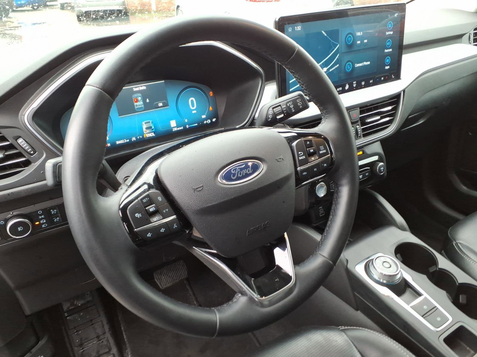 Used 2024 Ford Escape Platinum image 6