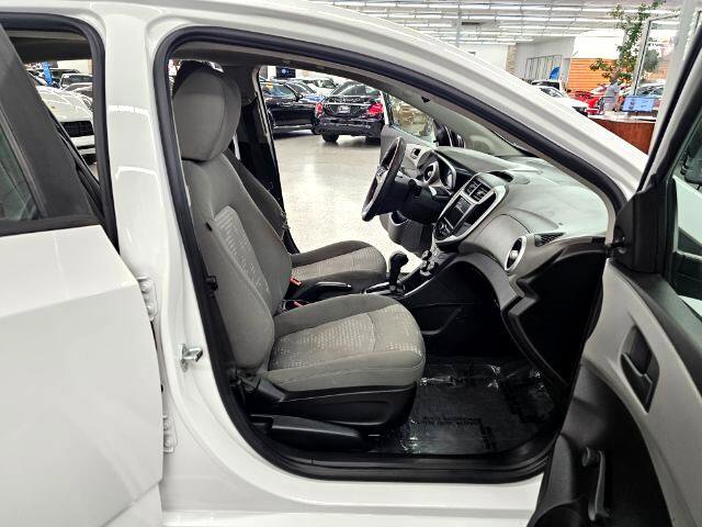 Used 2019 Chevrolet Sonic LT image 31