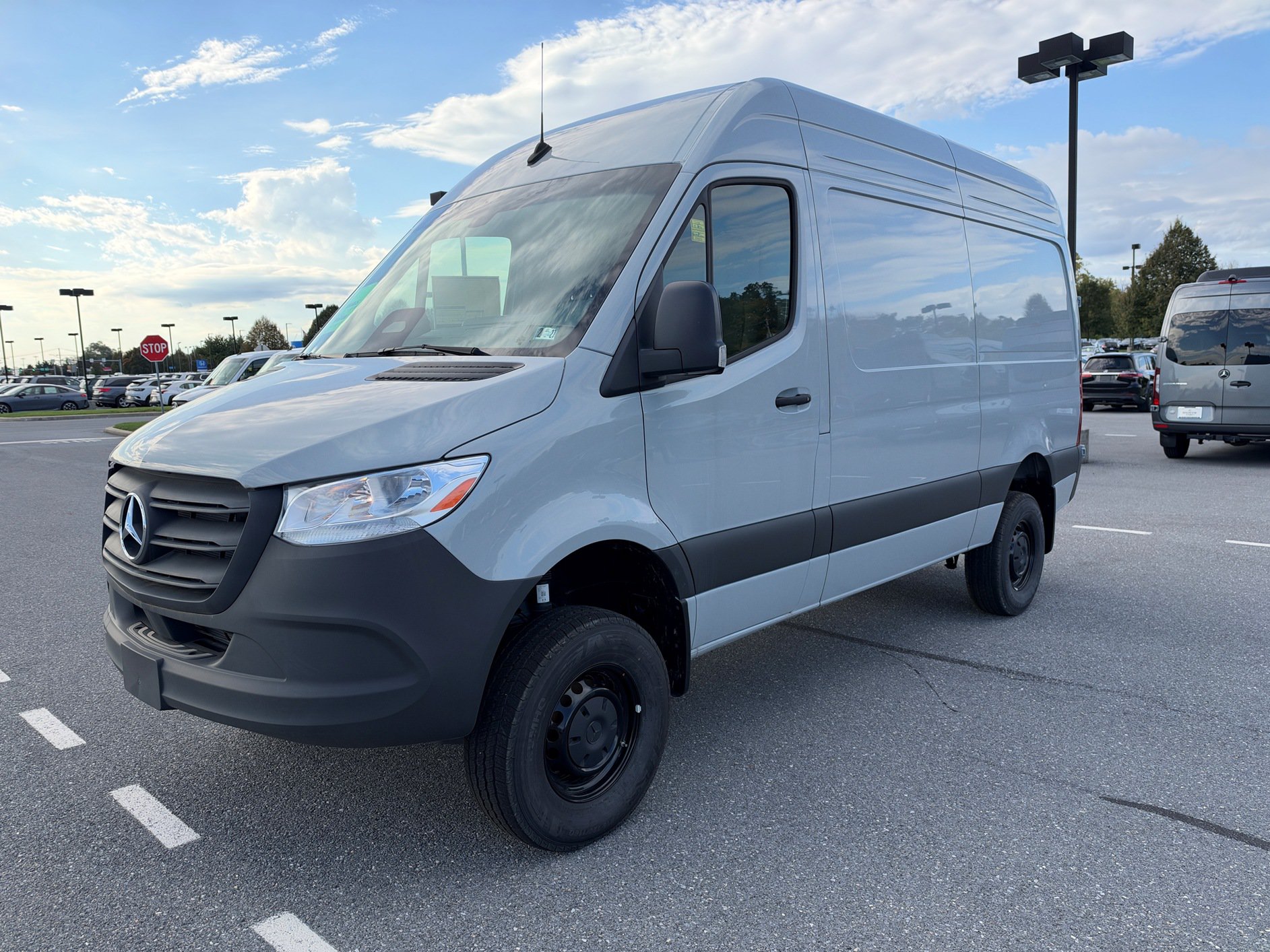Used 2025 Mercedes-Benz Sprinter 2500 image 8