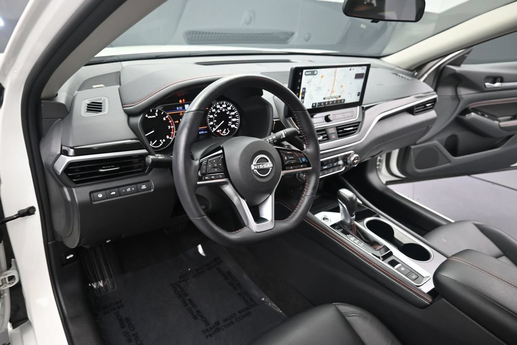 Used 2023 Nissan Altima 2.0 SR FWD image 13