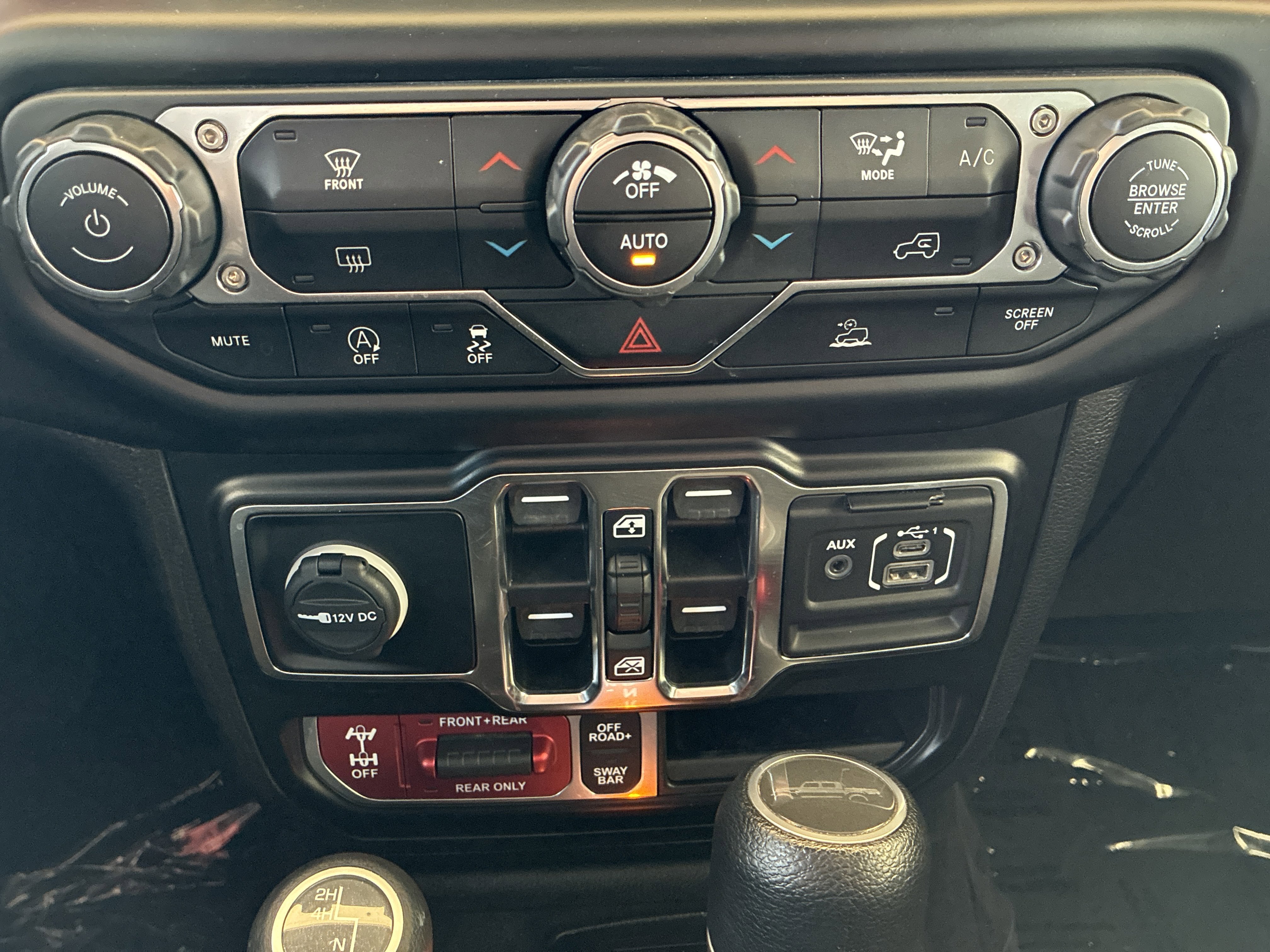 Used 2022 Jeep Gladiator Rubicon w/ Trailer Tow Package image 32