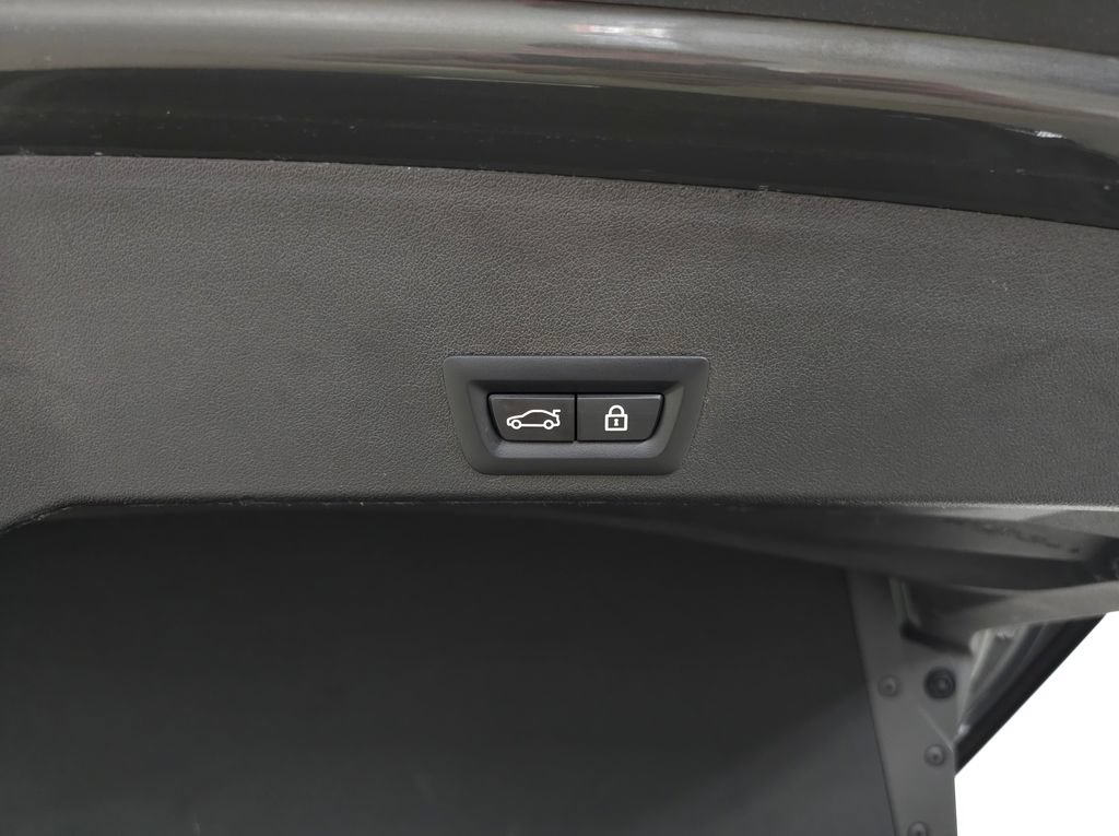 Used 2023 BMW XM AWD/4WD image 9