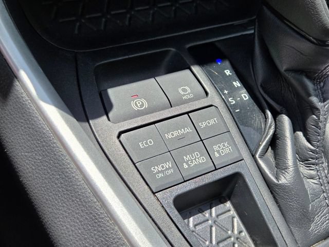 Used 2021 Toyota RAV4 XLE AWD/4WD image 23