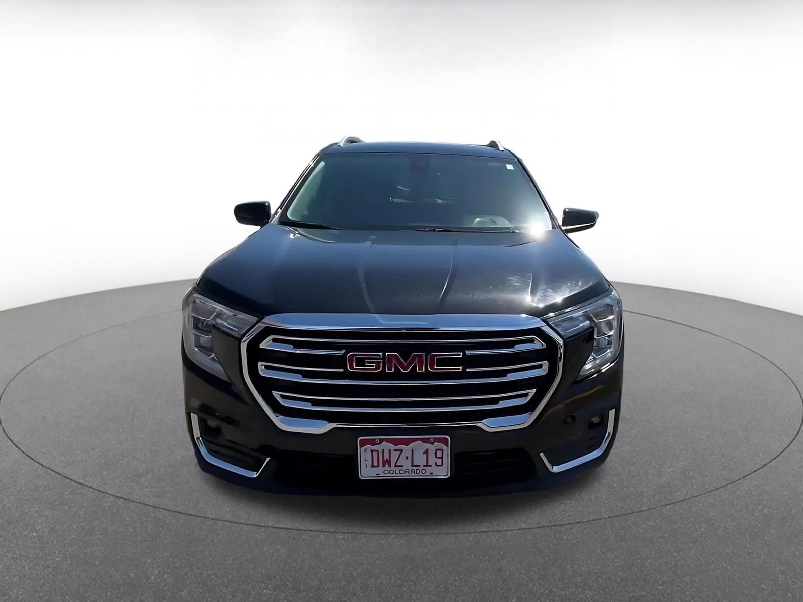 Used 2024 GMC Terrain SLT AWD/4WD image 4