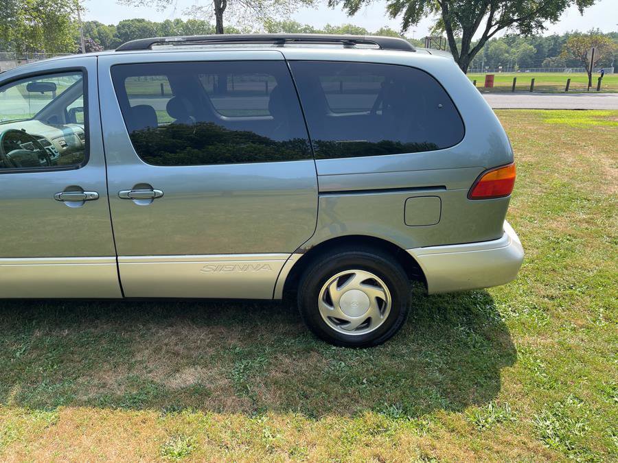 Used 1999 Toyota Sienna LE image 38