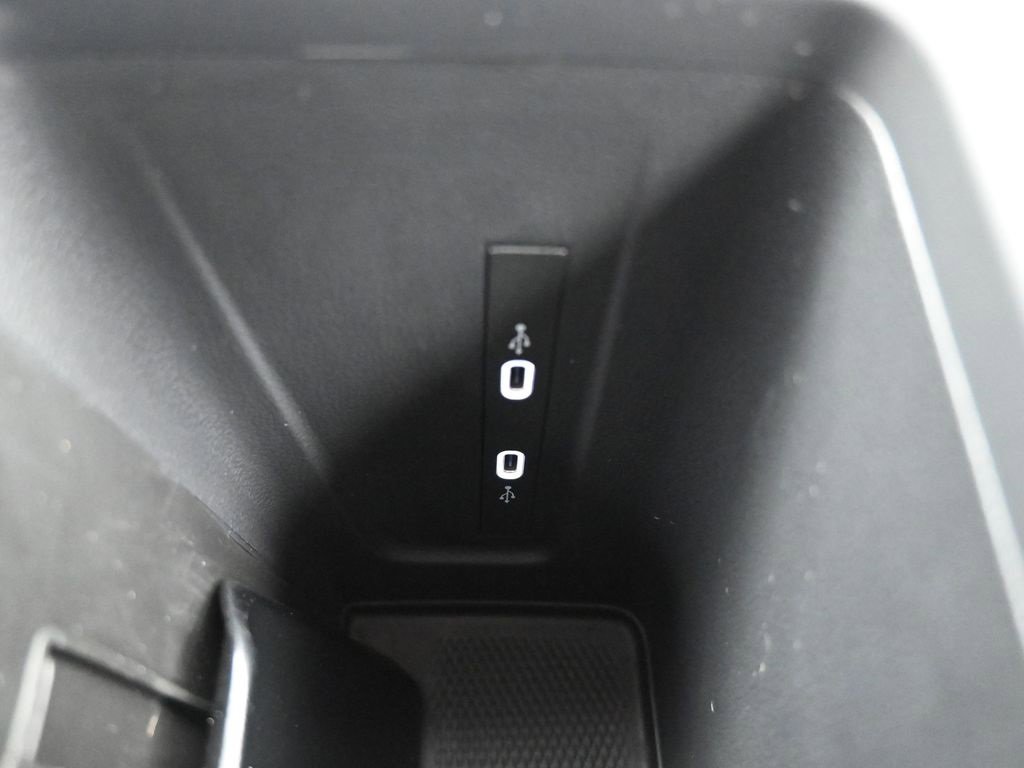 New 2025 Volkswagen Tiguan SE image 15