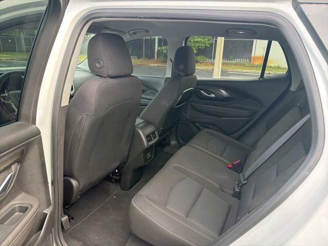 Used 2022 GMC Terrain SLE w/ Driver Convenience Package FWD image 11