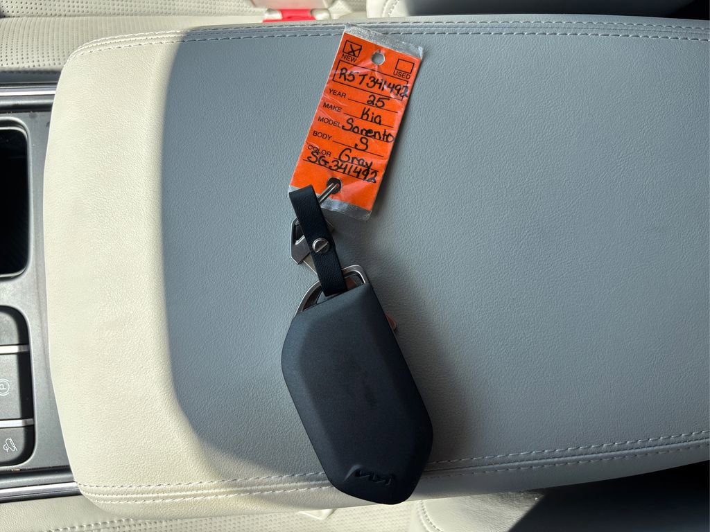 Certified 2025 Kia Sorento S image 35