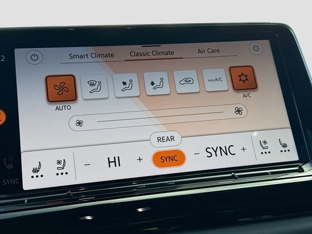 Used 2024 Volkswagen Atlas Peak Edition SEL image 17