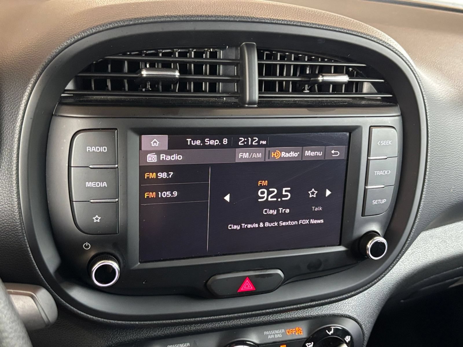 Used 2025 Kia Soul LX w/ LX Technology Package FWD image 19