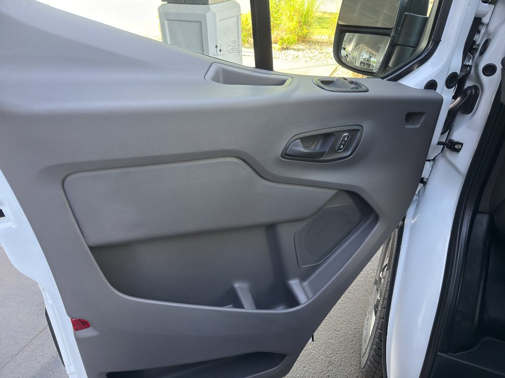 New 2026 Ford Transit 250 148 Medium Roof RWD image 18