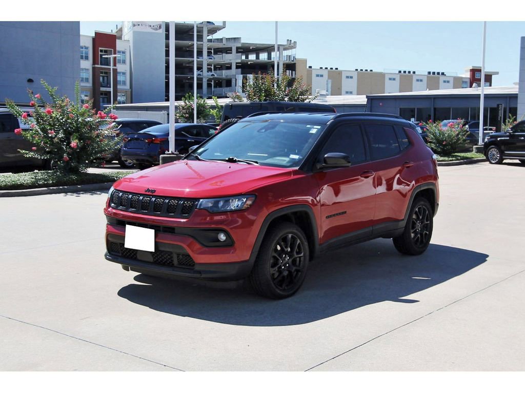 Used 2023 Jeep Compass Latitude AWD/4WD image 2