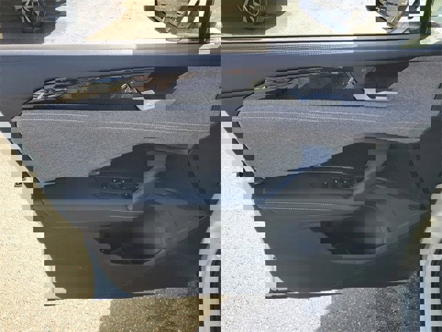 Certified 2025 Volkswagen Tiguan S image 12