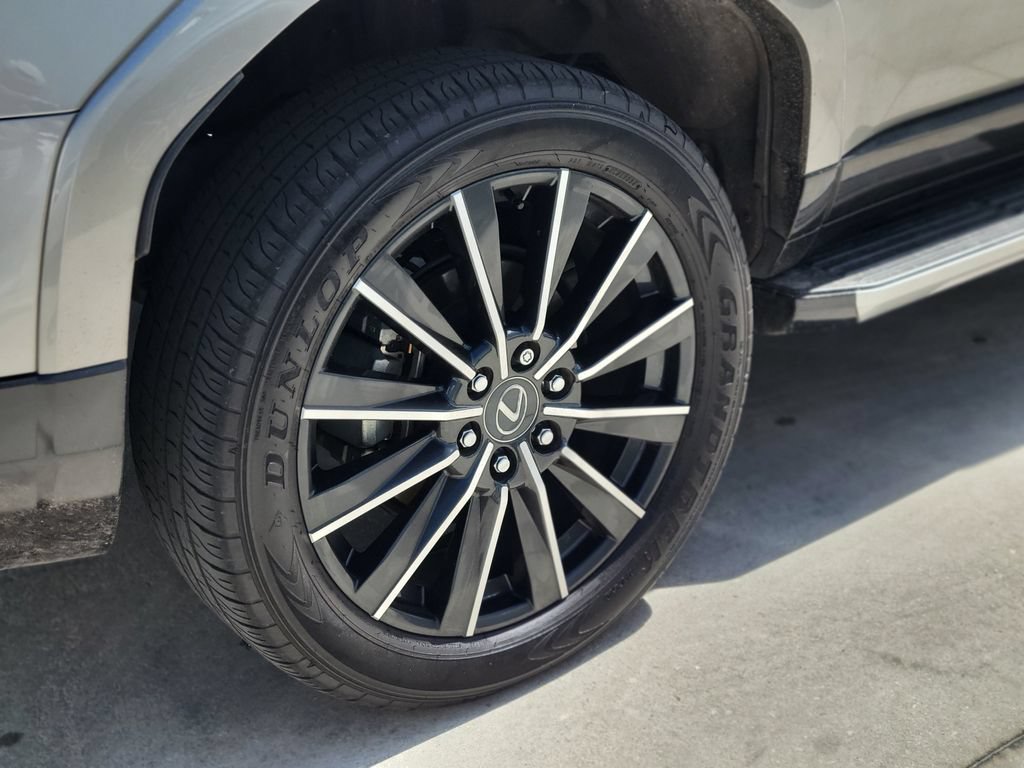 Used 2024 Lexus GX 550 w/ Accessory Package (31) AWD/4WD image 6