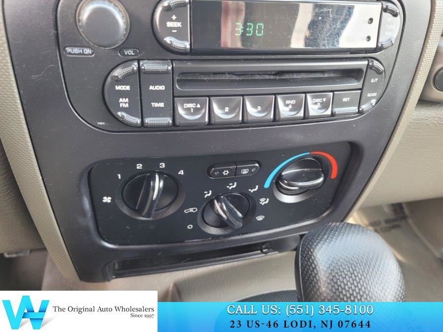Used 2005 Jeep Liberty Sport image 16