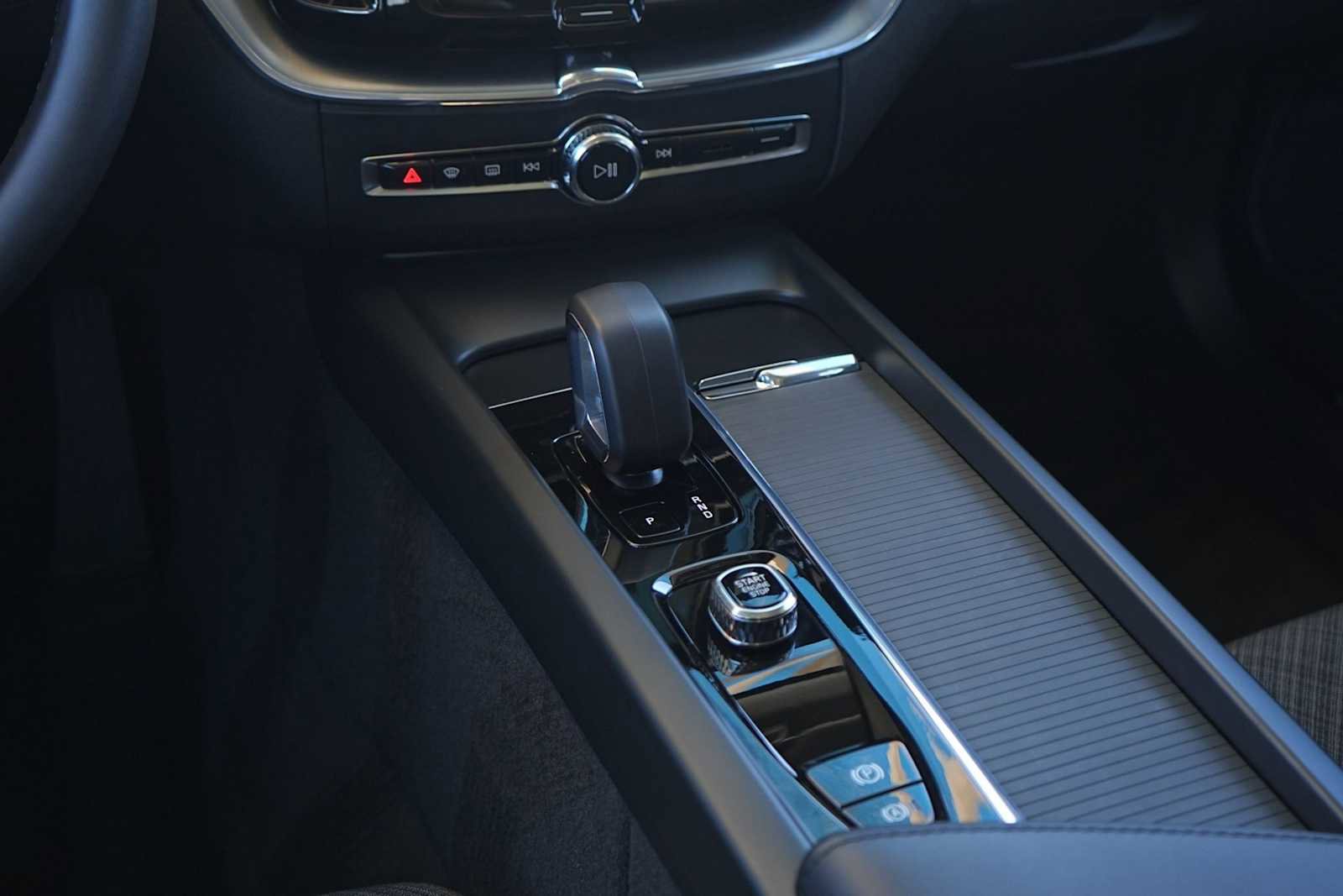 Used 2024 Volvo XC60 B5 Core w/ Protection Package Premier image 20