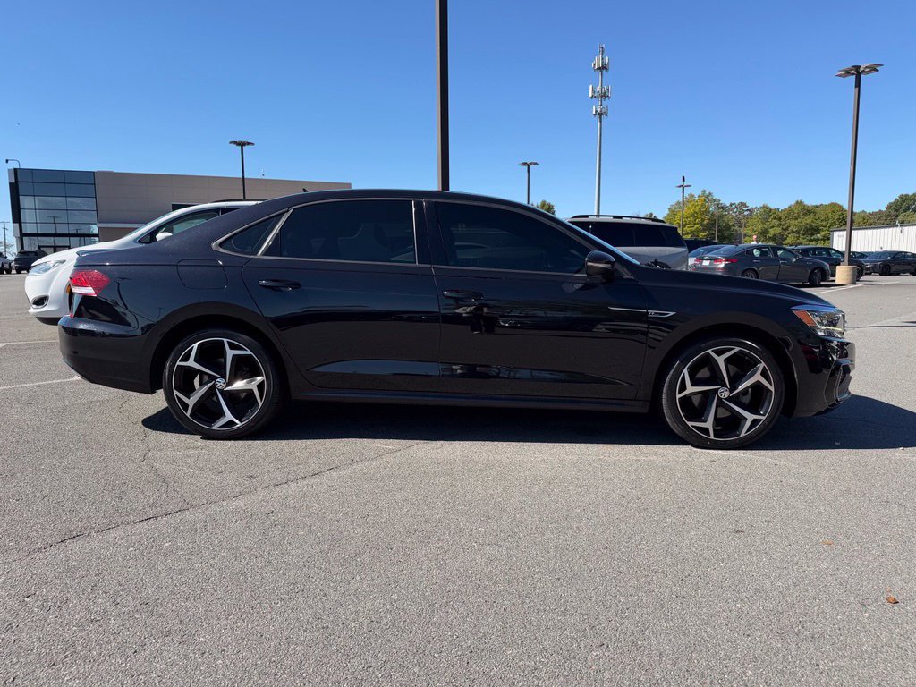Used 2021 Volkswagen Passat 2.0T R-Line FWD image 8