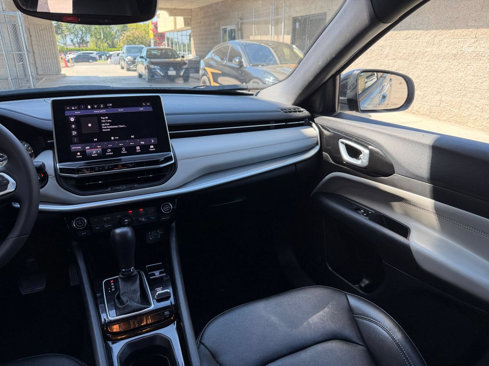 Used 2025 Jeep Compass Limited AWD/4WD image 36