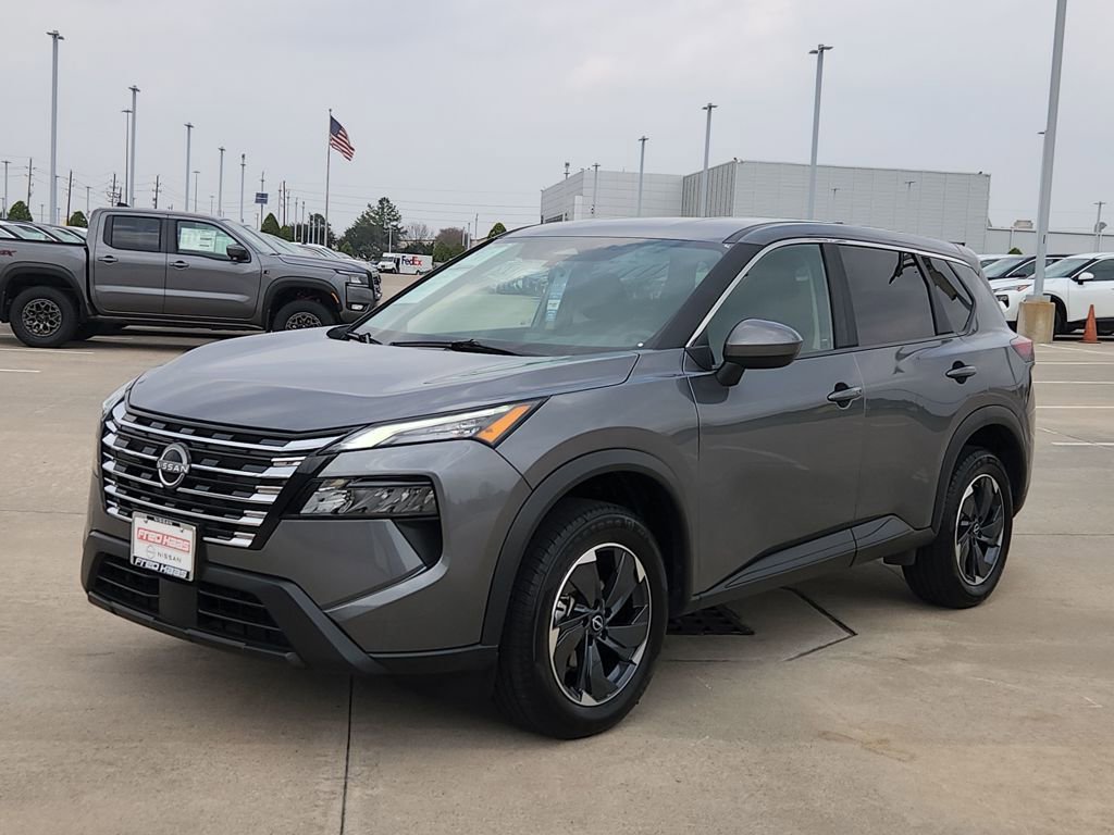 Used 2025 Nissan Rogue SV image 3