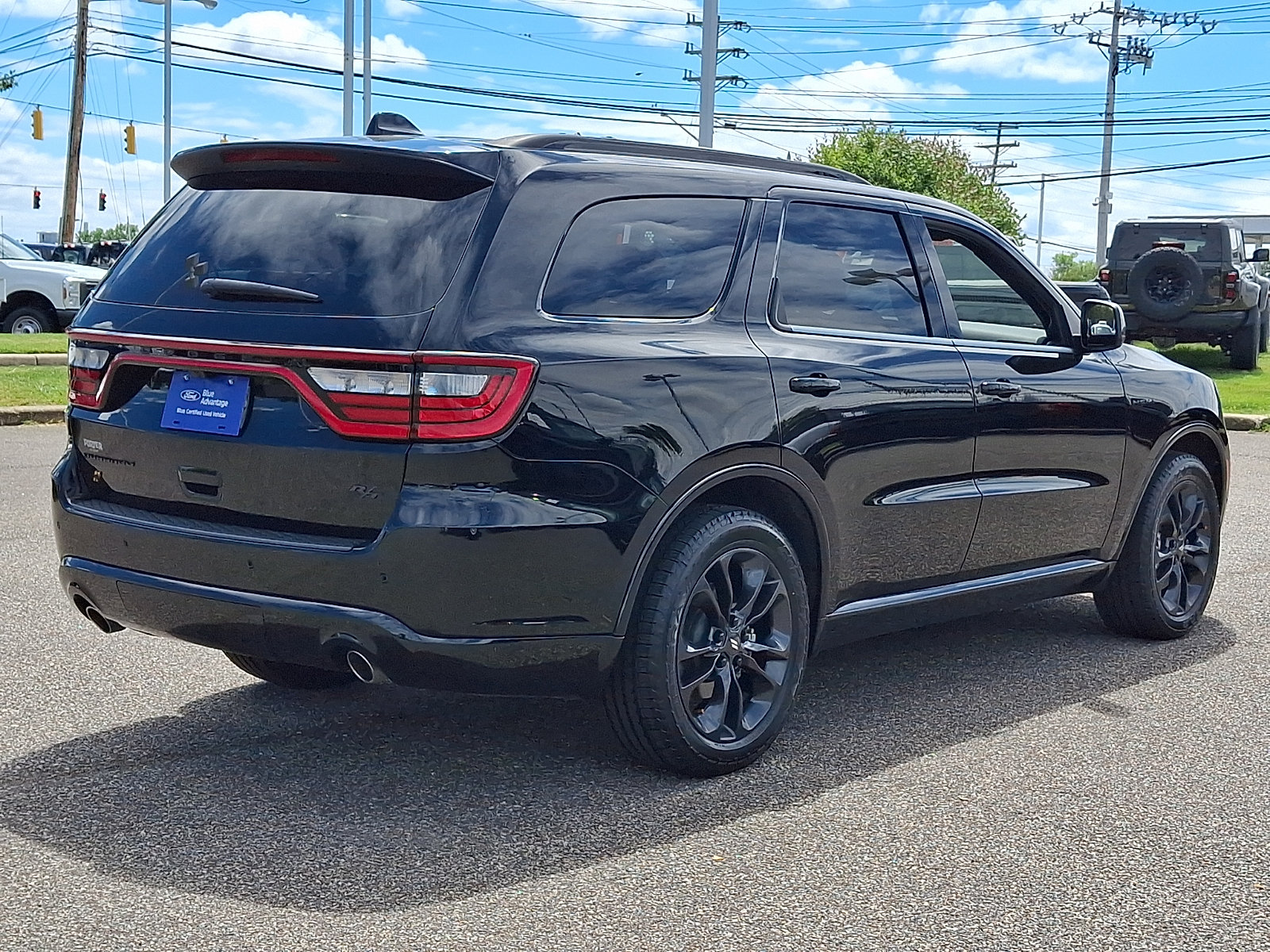 Used 2023 Dodge Durango R/T w/ Hemi Orange Plus Package AWD/4WD image 11