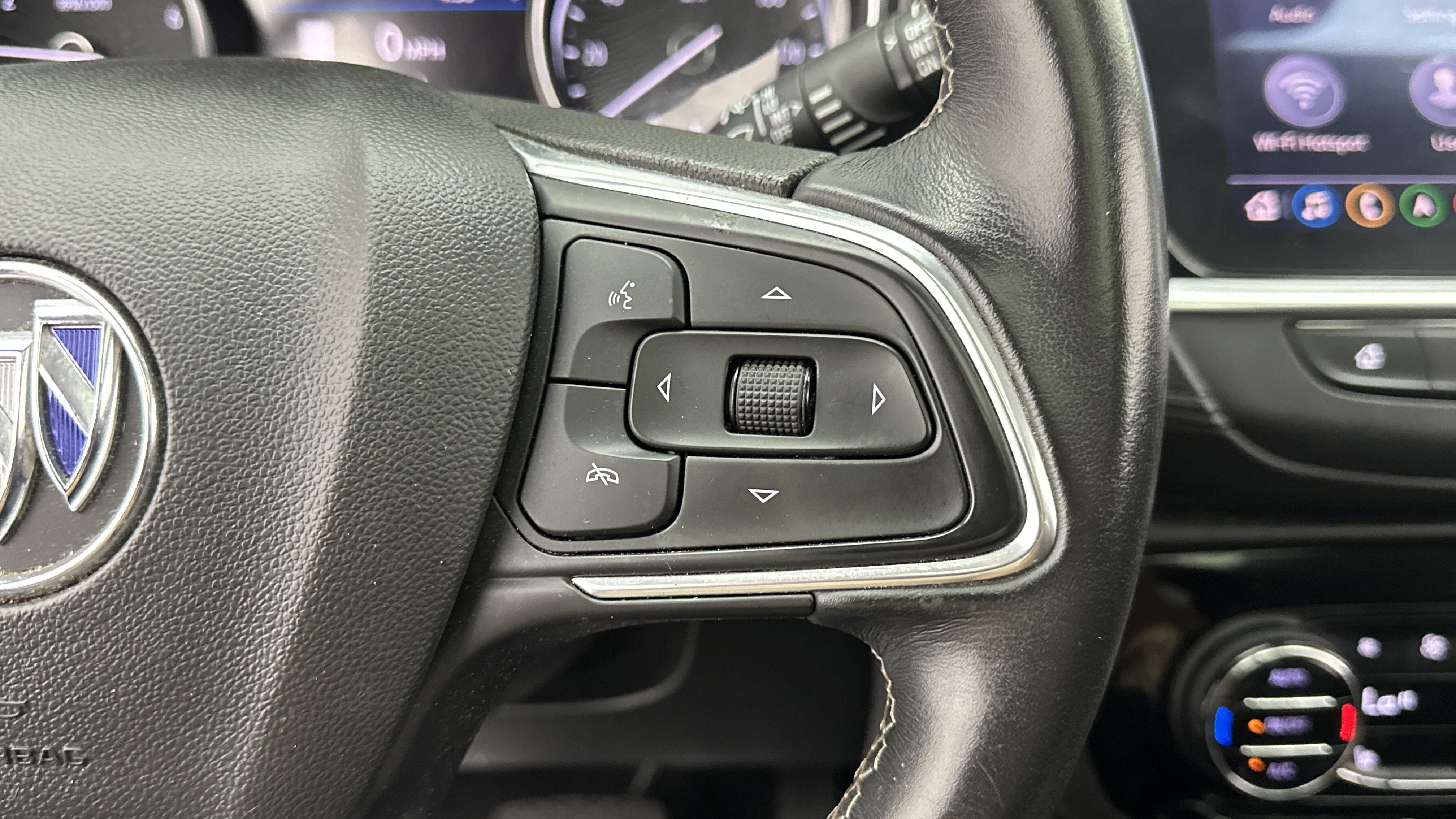 Used 2020 Buick Encore GX Select w/ Experience Buick Package AWD/4WD image 25