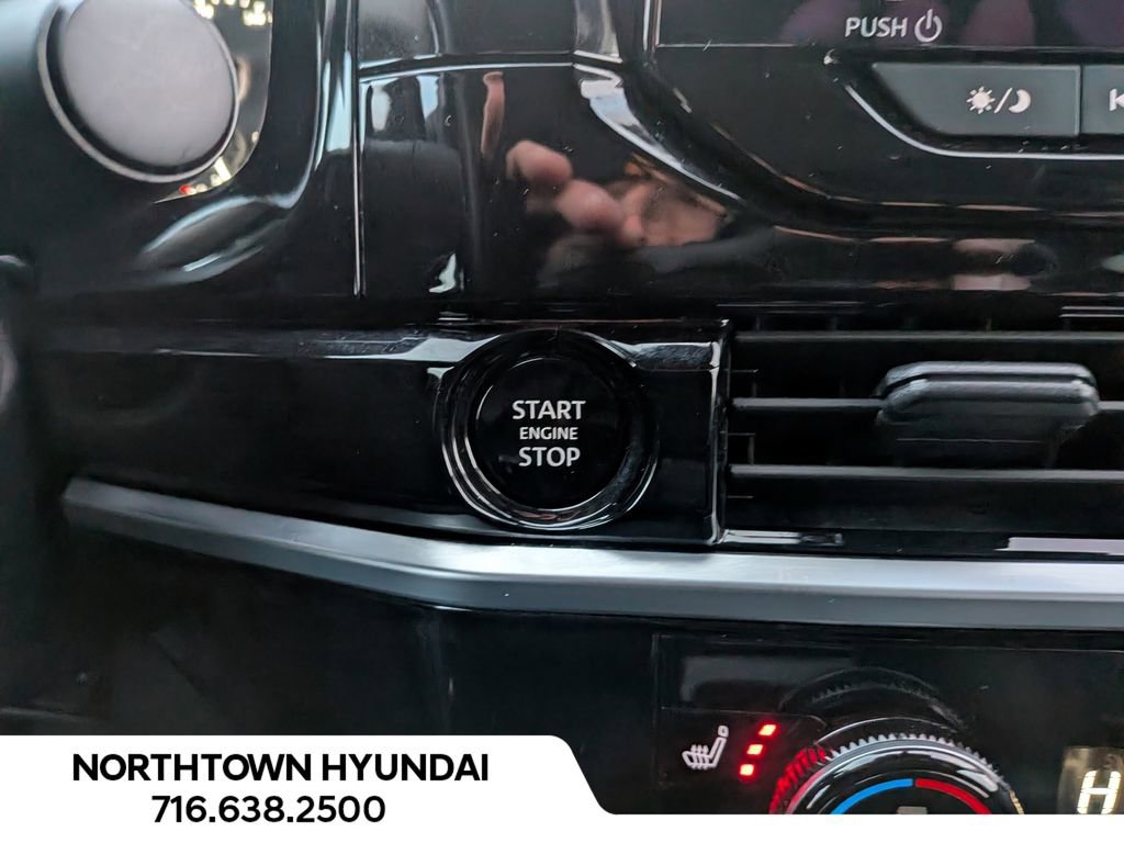 Used 2025 Nissan Pathfinder SV image 20