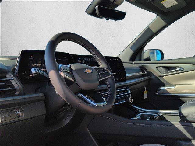 New 2026 Chevrolet Traverse LT w/ Sun and Wheel Package FWD image 3