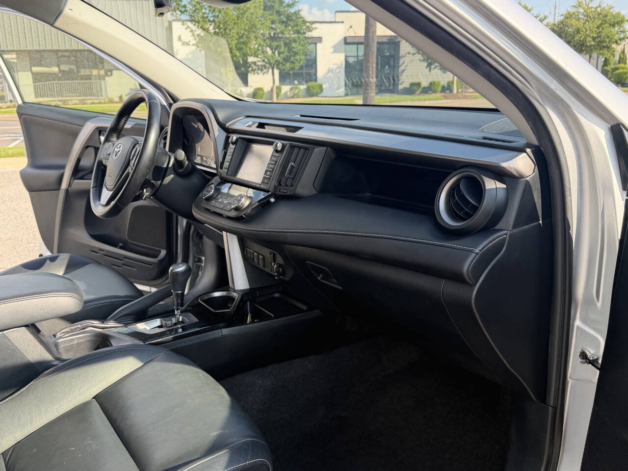 Used 2016 Toyota RAV4 Limited AWD/4WD image 24