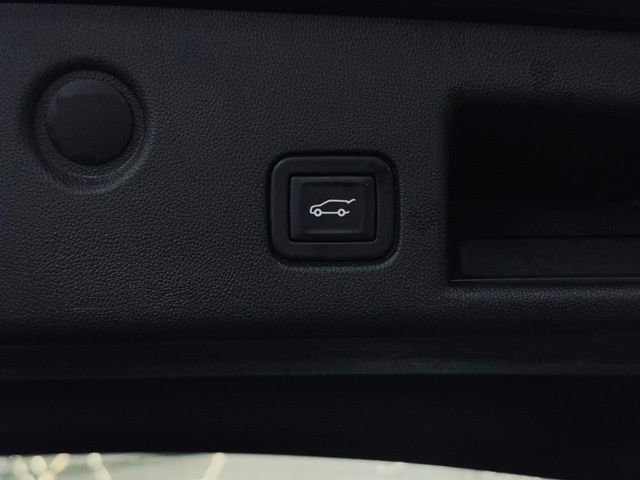 Used 2023 Chevrolet Equinox LT w/ Driver Convenience Package image 12