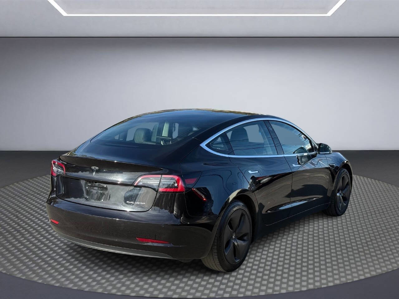 Used 2018 Tesla Model 3 Long Range image 6
