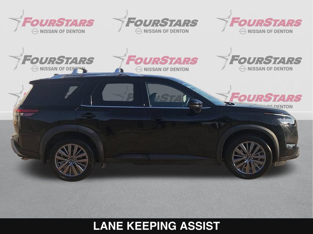 Used 2024 Nissan Pathfinder SL w/ SL Premium Package FWD image 3