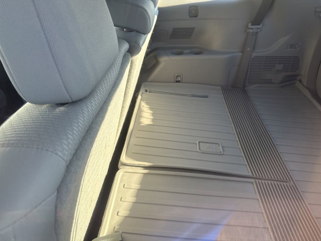 Used 2019 Toyota Highlander LE image 10