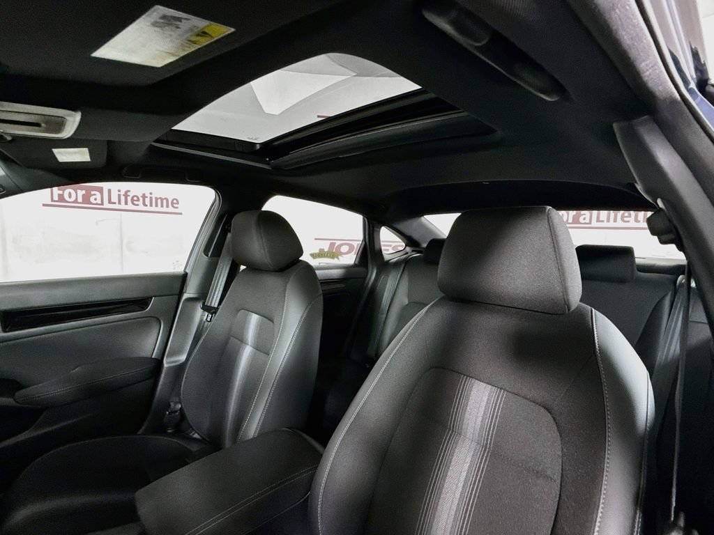 Used 2025 Honda Civic Sport image 10