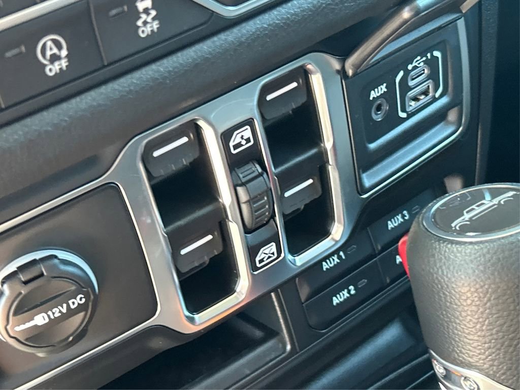 New 2025 Jeep Gladiator Sport image 35