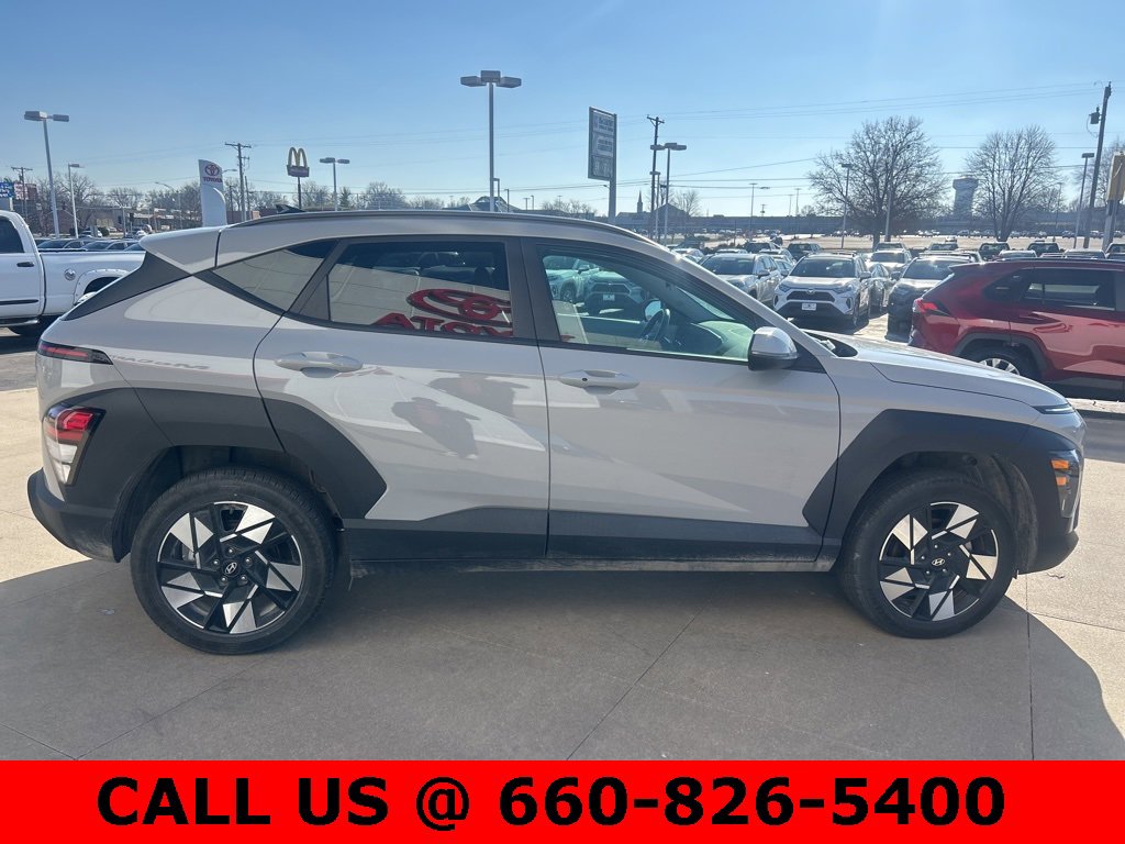 Used 2024 Hyundai Kona SEL image 4