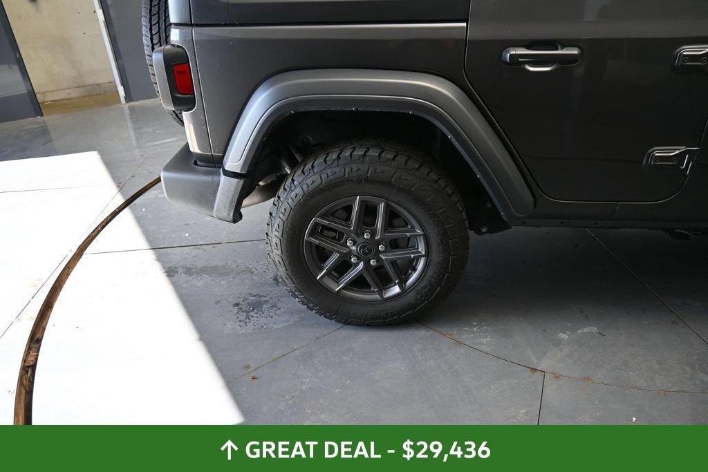 Used 2025 Jeep Wrangler Unlimited Sport AWD/4WD image 23