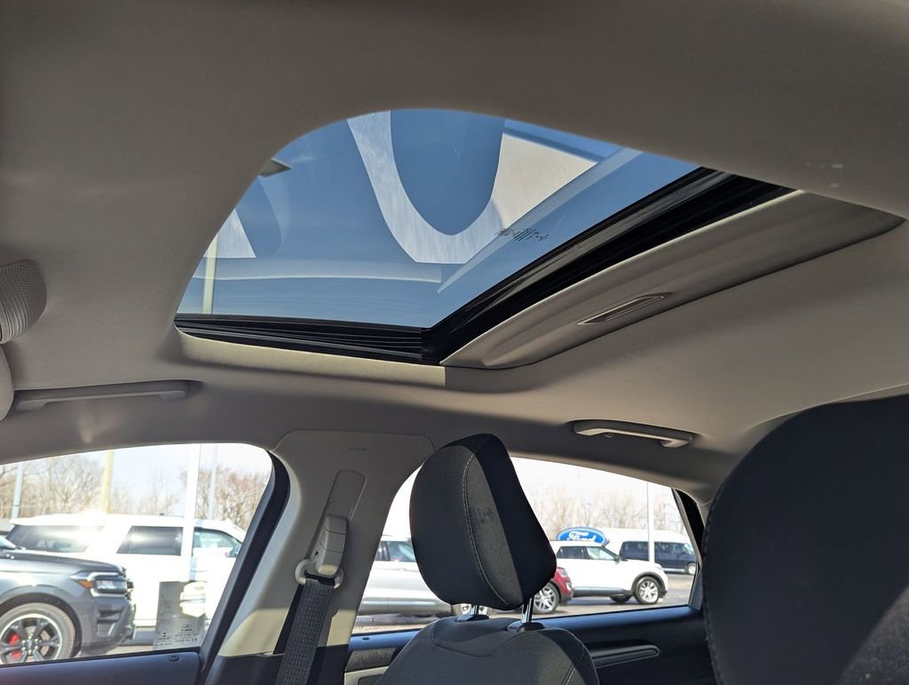 Used 2020 Ford Fusion SE image 22